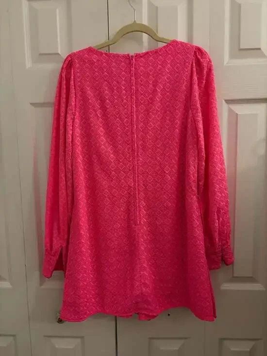 NWT Lilly Pulitzer Aisha Romper, Pink Isle Ditsy Diamond Eyelet — Size 8 - Picture 5 of 7